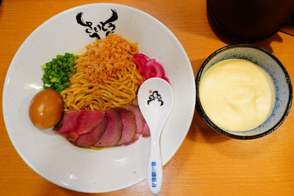 「和牛牛脂まぜそば＋味付け玉子」@麺ZINさいとうの写真