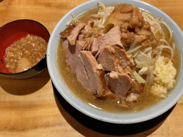 「ラーメン 150g +チャーシュー1枚」@俺の生きる道 関内地下街マリナード店の写真