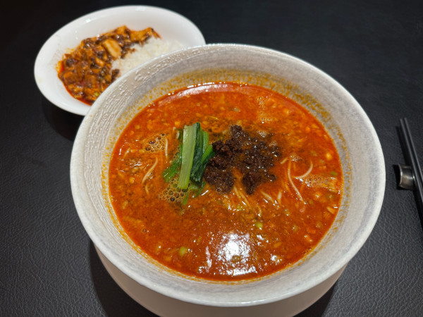 「担々麺早割セット　1400円」@四川飯店 アミュプラザ博多店の写真