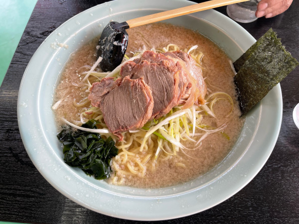 「ネギチャーシュー中(1150)」@ニューラーメンショップ 伊奈町店の写真