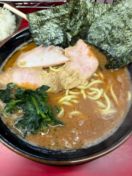 「ラーメン中盛　ライス」@柏 王道家の写真