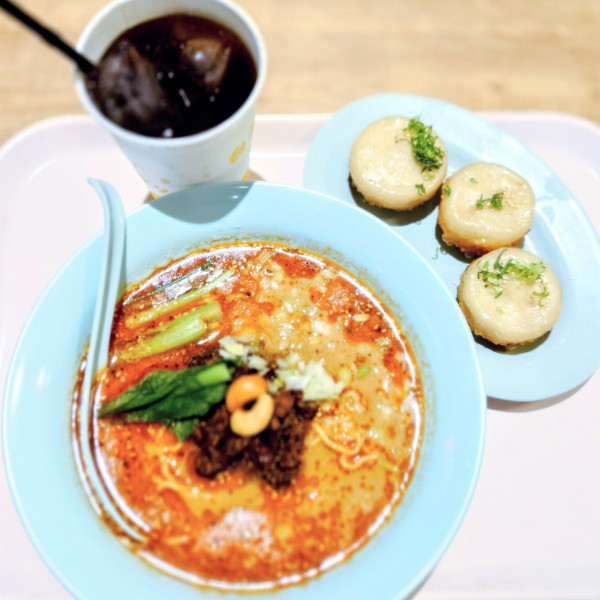 「担々麺+焼小籠包3個セット」@da pai dang 105  有明ガーデン店の写真