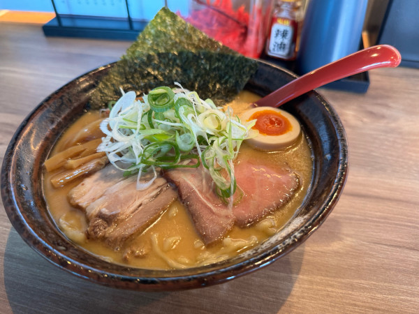 「醤油豚骨」@麺屋 ゆげざんまいの写真