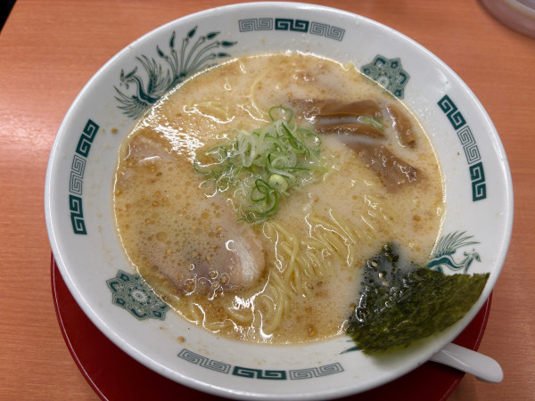 「とんこつラーメン510円」@日高屋 浦和東口店の写真