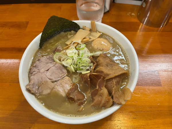 「100ラーメン ホッキ貝不純」@一条流がんこラーメン金町の写真
