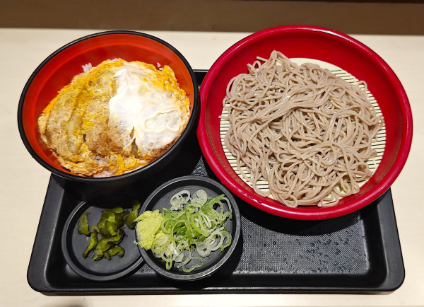 「もりそば（かつ丼セット）」@名代 富士そば 市ヶ谷五番町店の写真
