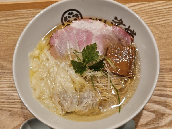 「中華そば（塩）＋海老ワンタン　950＋250円」@つけ蕎麦 津桜の写真