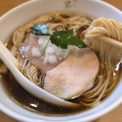 鶏清湯醤油らぁ麺(890)