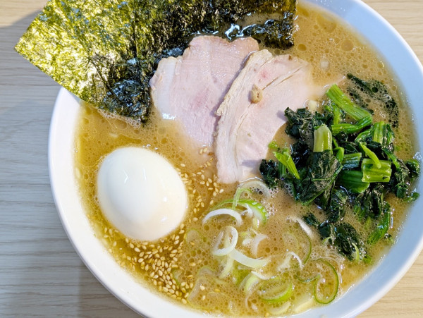 「ラーメン＋味玉」@新家系ラーメン気骨家の写真