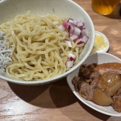 アサヒスーパードライ小瓶〜冷やし煮干し油そばニンニク絞肉増し