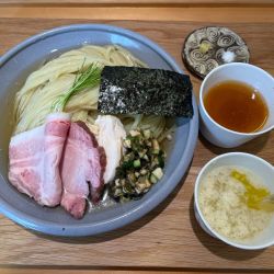 鰹昆布水の冷やしつけめん