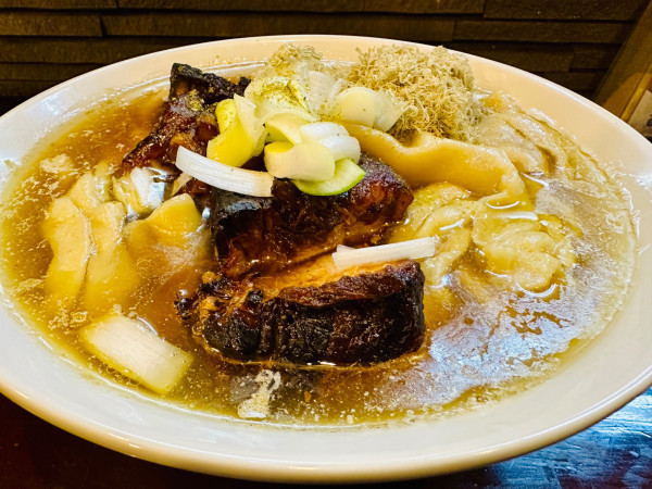 「ワンタンチャーシュウメン（ちょい増し）【1400円】」@手打ち 陰日向の写真