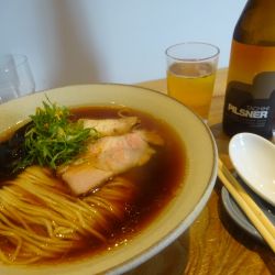 中華そば　970円　　立飛ビール（ピルスナー）　660円