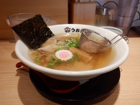 「追いかつおラーメン　ハーフ」@鮨とラーメン うおがしや 新橋店の写真