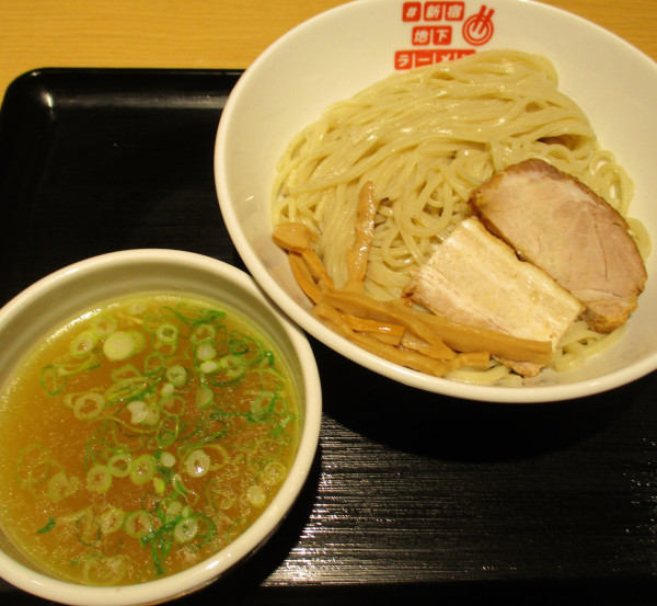 「＜中華蕎麦三藤＞地鶏とはまぐりの塩つけ麺　1250円」@#新宿地下ラーメンの写真