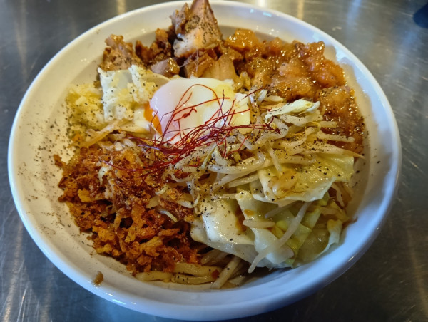 「混ぜそば200ｇ」@成城贅肉店の写真