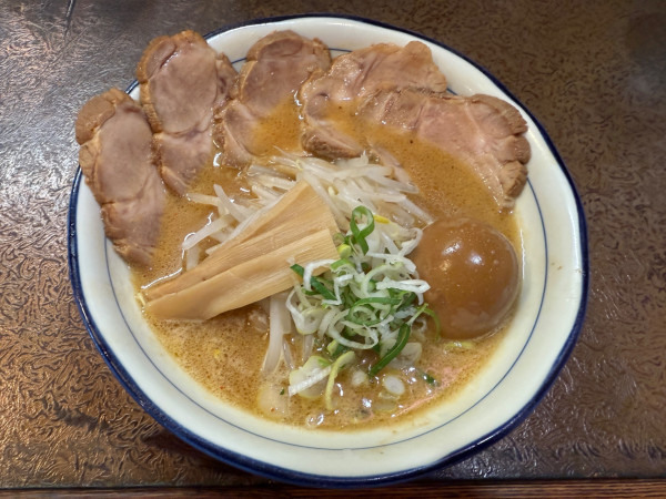 「こだわり味噌950円＋チャーシュー5枚350円＋」@ラーメンたかの写真