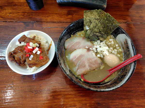 「特製煮干しラーメン&肉飯」@渡辺商店の写真