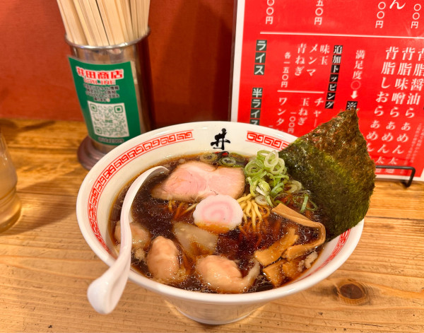 「醤油ワンタンめん」@井田商店の写真