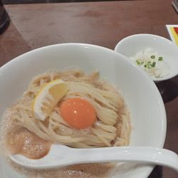 TKM（卵かけ麺）