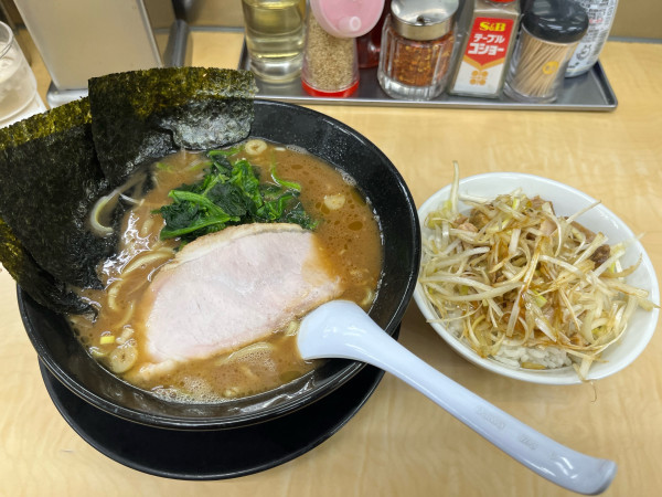 「とんこつ醤油➕ネギチャー丼」@ら〜めんぎょうてん屋GOLD 東名厚木店の写真