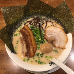 東京とんこつ とんとら 天川大島店の画像