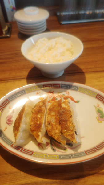 「【D】小ライス・ギョウザ４５０円」@ラー麺 ずんどう屋 羽村栄町店の写真