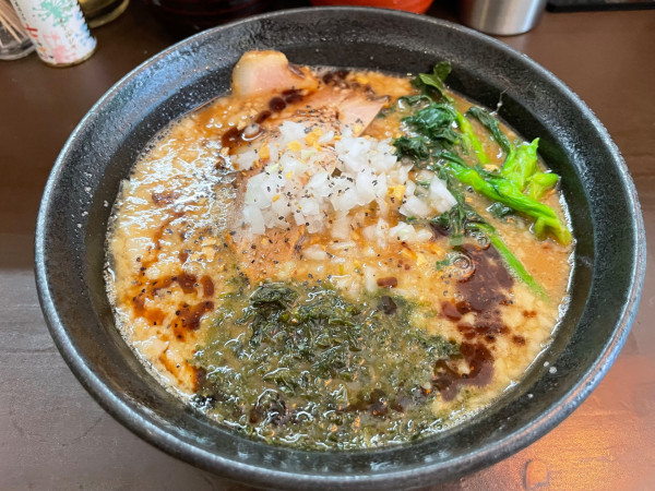 「黒豚めん」@やすのたまぞうの写真