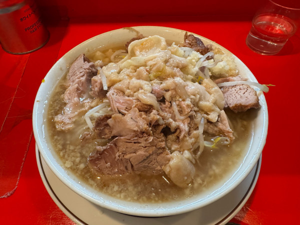 「ブタ入り醤油ラーメン」@ラーメン二郎 府中店の写真