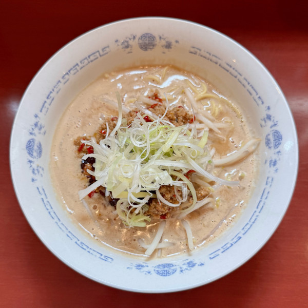 「担々麺 赤（890円）」@大丈夫屋紅蘭亭の写真