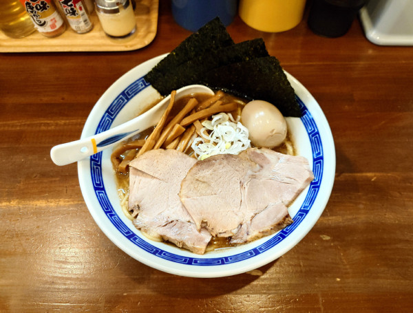 「ラーメン(150g) 全ちょい増し」@麺屋 青の写真