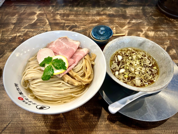 「昆布水つけ麺(1,200¥)」@自家製麺 オオモリ製作所の写真