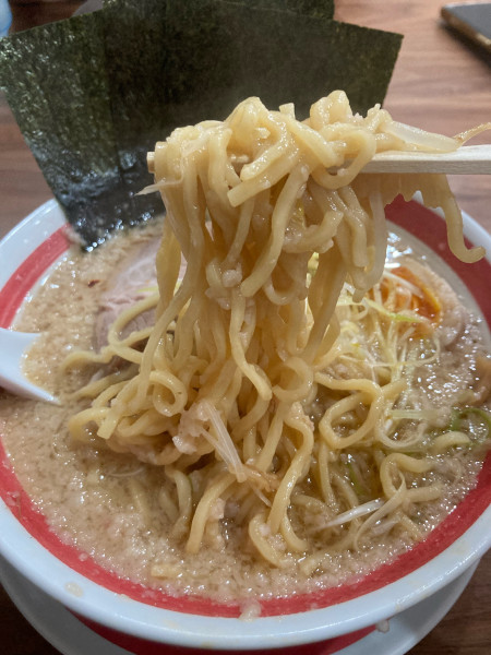 「スペシャル（醤油）背脂多め」@らーめんチャチャまるの写真