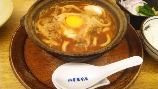 「味噌煮込うどん 1470円＋ご飯（並） 260円」@山本屋本店 JR名古屋駅店の写真