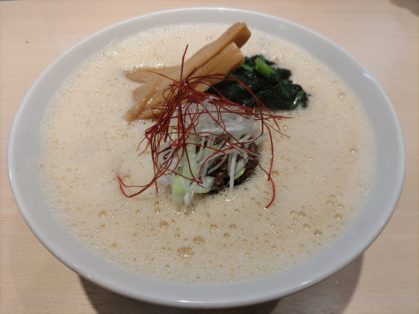 「ホワイト担々麺」@鶏白湯らーめん 叶の写真