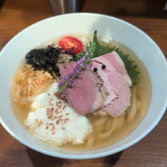 いかれたNOODLE Fishtonsの写真