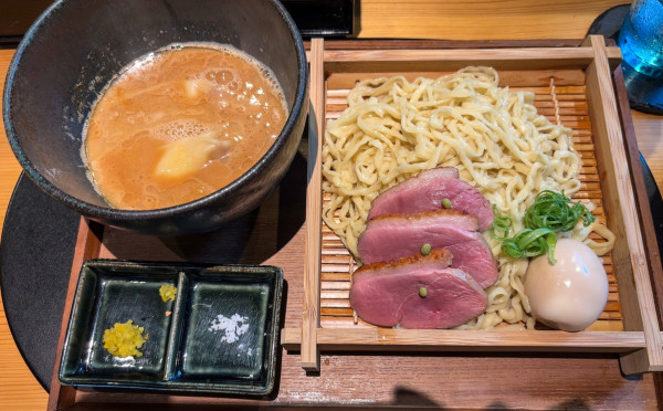 「特製京鴨白湯つけめん」@鴨中華そば 楓の写真