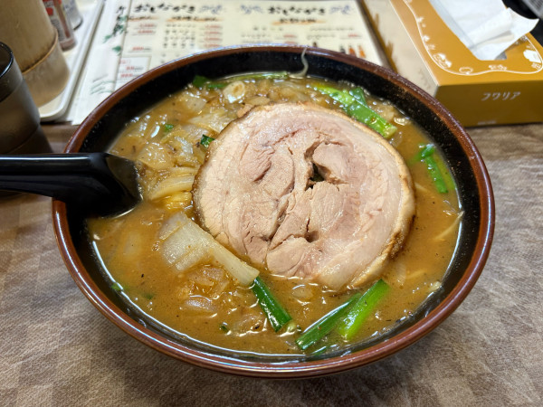 「にんにく味噌ラーメン + 大盛り」@麺処 らふてるの写真