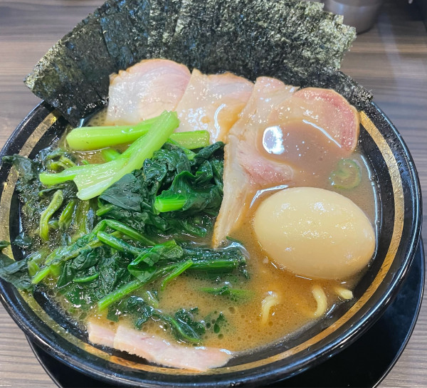 「特製らーめん」@家系ラーメン がくの写真