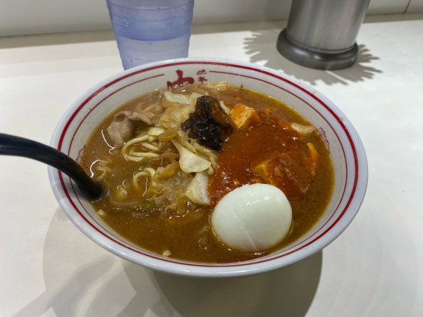 「蒙古タンメン　味玉」@蒙古タンメン中本 横浜店の写真