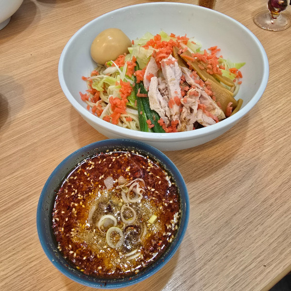 「冷やし辛つけそば」@中華そば専門 とんちぼの写真