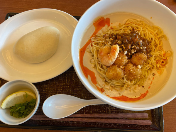 「オリエンタル冷やし豆乳担々麺＋パオズセット：1661円」@デニーズ 南福島店の写真