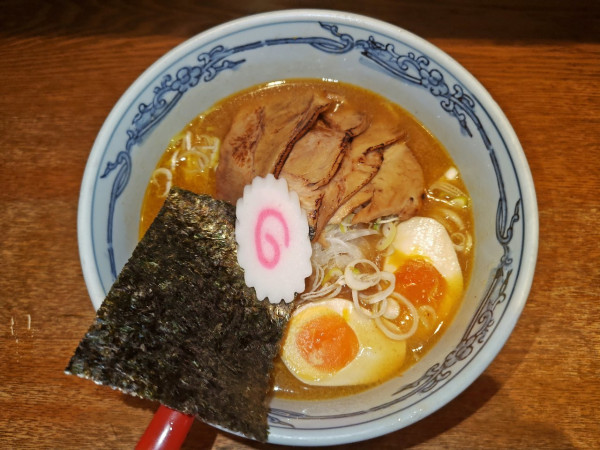 「特製六三六らーめん  ﾒﾝﾏ抜き」@麺や 六三六 姫路店の写真