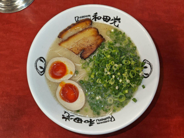 「あぐー豚らーめん+煮玉子」@和田党 広島駅前の写真