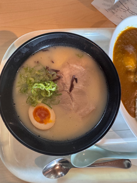 「とんこつラーメン」@ビューレストランの写真