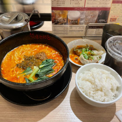 想吃担担面 栄店の画像