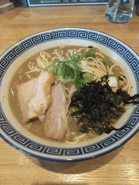 「豚骨煮干(中)」@手打ち中華そば 竹の助の写真