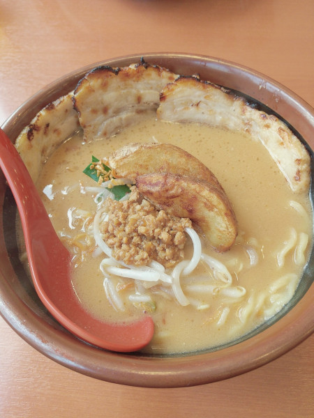 「北海道味噌炙りチャーシューらーめん」@麺場 田所商店 大宮宮原店の写真