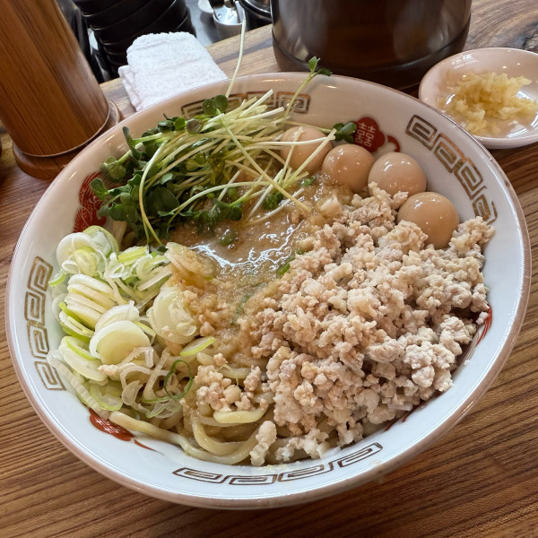 「KKM(交響麺)青ネギから長ネギに変更・ウズラ3個増し」@特麺コツ一丁ラーメンの写真