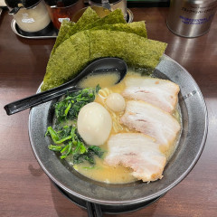 横浜家系ラーメン まんぷく家 東岡崎駅前店の画像